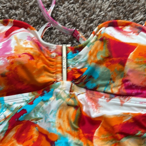 Calvin Klein multi color on piece! - Picture 4 of 4
